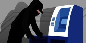 संगमनेर येथे एटीएम बदलून एका भामट्याने सुमारे सव्वा लाखांची रक्कम केली लपास.