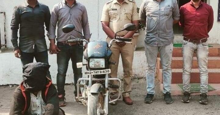 24 तासाचा आत मोटार सायकल चोरट्यास मुद्देमालासह केली अटक, हिंगणघाट पोलिसांची कारवाई.