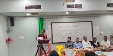 सुबोध अभ्यासिकेद्वारा आयोजित श्रीकांत पेंदाम यांचा सत्कार सोहळा, स्पर्धा परीक्षेच्या यशातच आई वडिलांचे समाधान: दिपेश ठाकरे