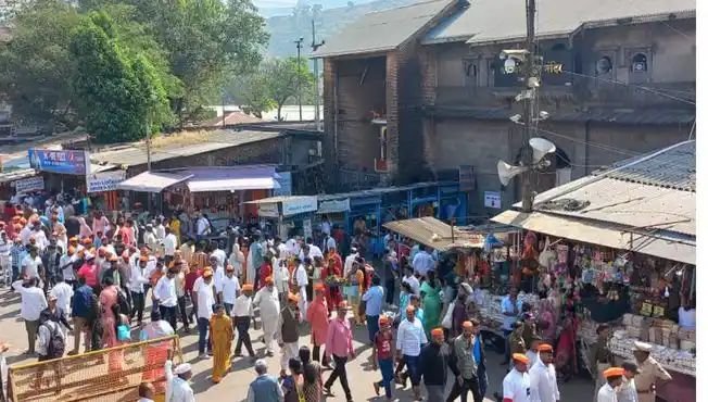 वाढते ‘लव्ह जिहाद’ चा प्रकरणा विरोधात त्र्यंबकेश्वर मध्ये हिंदू सकल मोर्चा.