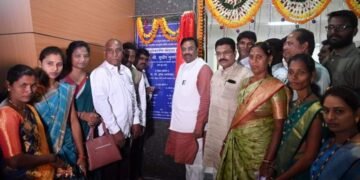 सामाजिक सभागृह हे विचार प्रबोधनाचे केंद्र व्हावे: पालकमंत्री सुधीर मुनगंटीवार