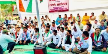 महावितरण’ने पूर्व विदर्भातल्या पाच जिल्ह्यांत शेतकऱ्यांसाठी १२ तास वीजपुरवठा करण्याचा निर्णय घेतला आहे. मात्र या निर्णयातून वर्धा जिल्ह्याला वगळले आहे. हा भेदभाव का?