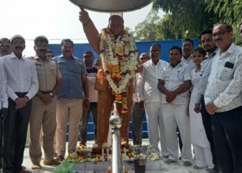 सावनेर युवक जागृती मंडळ व सुधाकर बागडे मित्रपरिवार तर्फे महापरिनिर्वाण दिनी डॉ. बाबासाहेब यांना अभिवादन.