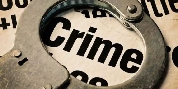 नाशिक घरात पार्टीसाठी आलेल्या मित्रांनीच तब्बल साडेपाच लाख रुपयांचा ऐवज केला लंपास, मुंबई नाका पोलीस ठाण्यात तक्रार दाखल.