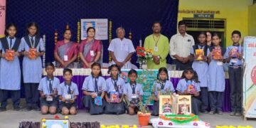 एक वही एक पेन दान करून डॉ. बाबासाहेब आंबेडकर यांचा महापरीनिर्वाण दिनी अभिवादन, नेफडो संस्थेतर्फे उपक्रम.