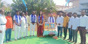 अहेरी बौद्ध विहाराच्या प्रांगणात महापरिनिर्वाण दिनी डॉ. बाबासाहेब आंबेडकर यांना अभिवादन.