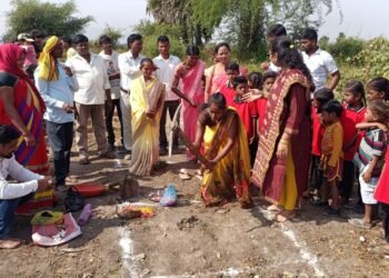 अबनपल्लीच्या चिमुकल्यांना मिळणार नवीन अंगणवाडी माजी जि.प अध्यक्ष भाग्यश्री आत्राम यांनी केले भूमिपूजन.