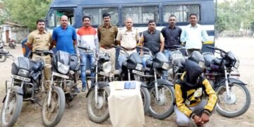 हिंगणघाट पोलिस गुन्हे पथकाकडून जबरी चोरीचा गुन्हा उघड आरोपीकडुन ७ चोरीच्या मोटरसायकल व ३ मोबाईल हस्तगत.