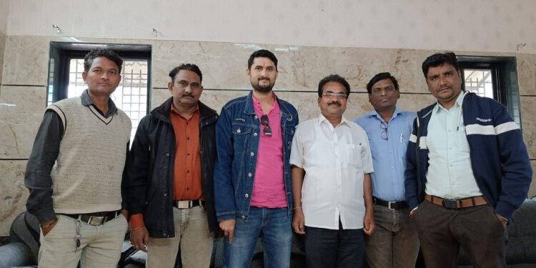 अखिल भारतीय मराठी पत्रकार परिषदचे डिजिटल मीडिया परिषद गडचिरोली जिल्ह्याध्यक्षपदी मनीष कासर्लावार तर महासचिवपदी राजेंद्र सहारे यांची निवड