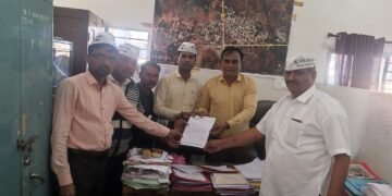 आम आदमी पार्टी शाखा नागभीड च्या वतीने श्री मुख्यधिकारी साहेब नगर परिषद नागभीड यांना विविध मागण्यांसाठी निवेदन.