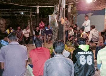 तोडसा ग्राम पंचायत निवडणूक संदर्भात माजी आमदार दिपक दादा आत्राम यांनी दोड्डी येथे केली कार्यकर्त्यांसोबत चर्चा.