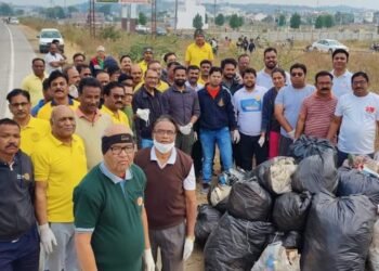 वर्धा जिल्हा प्रशासन व सामाजिक संस्थांच्या वतीने स्वच्छता जनजागृती मोहिम.