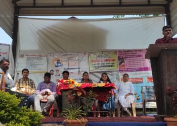 आजादी का अमृत महोत्सव निमित्त कवठाळा येथे भव्य आरोग्य मेळाव्याचे आयोजन, शेकडो नागरिकांनी लाभ.