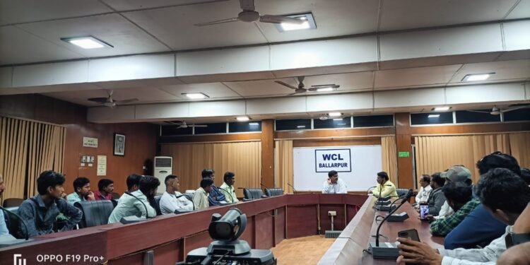 कोलगावची उर्वरित शेतजमीण अधिग्रहण व पुनर्वसन निश्चीत, सभापती सरपंच सर्वांनी मानले वेकोली महाप्रबंधकाचे आभार