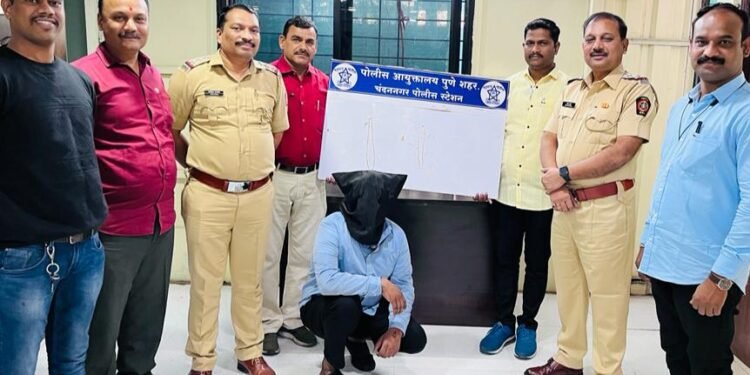 परराज्यातुन पुण्यात आलेल्या चैन साखळी चोराच्या पोलीसांनी आवळल्या मुसक्या