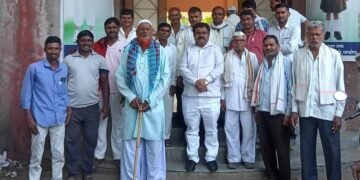 पाचोर्यात कॉंग्रेसचे शेतकऱ्यांना न्यायासाठी प्रशासनाला जागे करण्यासाठी आंदोलन.