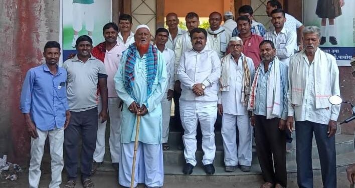 पाचोर्यात कॉंग्रेसचे शेतकऱ्यांना न्यायासाठी प्रशासनाला जागे करण्यासाठी आंदोलन.