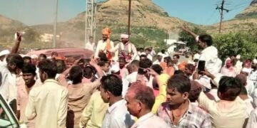 नाशिक ग्रामपंचायत निवडणुक: सरपंच व सदस्यांच्या विजयाची घोषणा होताच समर्थकांचा एकच जल्लोष.