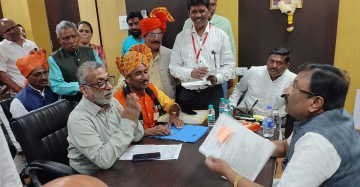 शाहिरांच्या समस्यांवर सकारात्मक निर्णय घेणार : सुधीर मुनगंटीवार