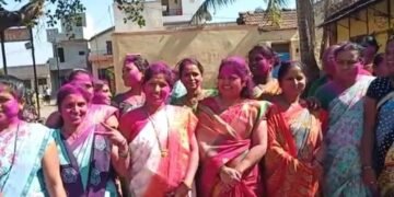 सातारा जिल्हातील खंडाळा तालुक्यातील आसवली गावात ग्रामपंचायत वर राष्ट्रवादीचा झेंडा.