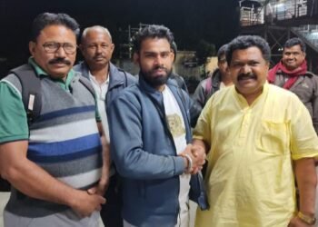 नागपूर विधानसभेवर पोलीस पाटीलांचा भव्य मोर्चा, पाचोर्यातुन शेकडो पोलिस पाटील नागपूरला रवाना, कॉंग्रेसचा मोर्चाला पाठींबा.