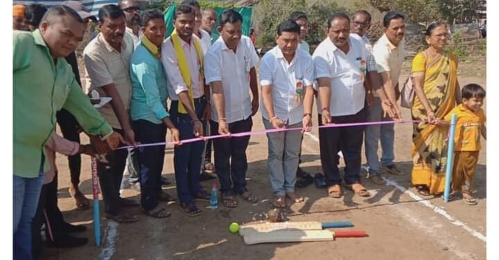 क्रिकेटच्या मैदानावरून प्रत्येक खेळाडूला आपले नैपुण्य दाखवता येते: माजी आमदार दिपक दादा आत्राम यांचे प्रतिपादन.