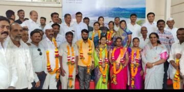 ओझर खुर्द ग्रामपंचायत सार्वत्रिक निवडणुक मध्ये  यश प्राप्त केलेल्या उमेदवाराचा आ. बाळासाहेब थोरात यांच्या हस्ते सत्कार.