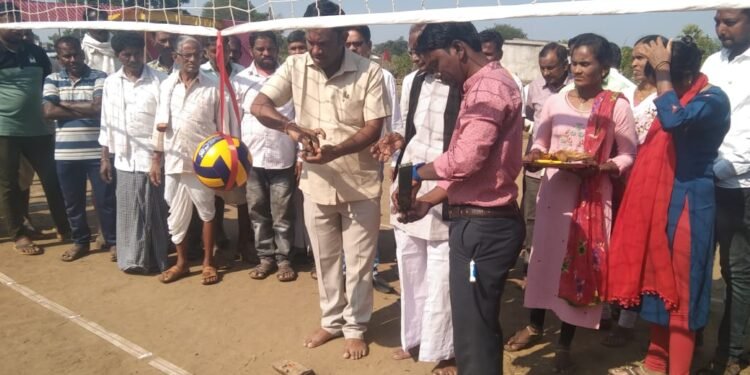 न्यू स्टार व्हॉलीबॉल मंडळ देवलमारी यांच्या वतीने भव्य व्हलिबॅल स्पर्धेचे आयोजन.