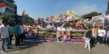 चंद्रपूर शहर राष्ट्रवादी काँग्रेस व राष्ट्रवादी युवक कॉंग्रेसच्या वतीने रस्तारोको आंदोलन करण्यात आले.