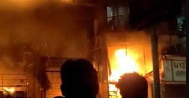 पुणे येथील अनाथ आश्रमाला मध्यरात्री लागली भीषण आग, 100 मुले थोडक्यात बचावले.