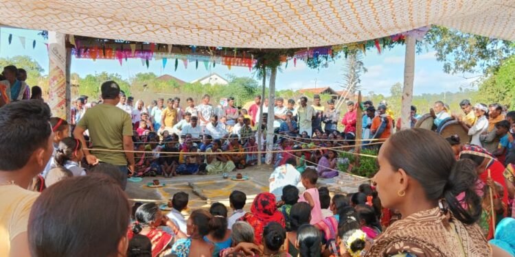 माजी जिल्हा परिषद अध्यक्ष अजयभाऊ कंकडालवार यांनी पोचम्मा बोनालू कार्यक्रमला उपस्थित.