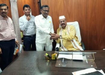 चंद्रपूर जिल्हयात नाफेड खरेदी सरासरी शेतकऱ्यावर अन्याय करणारी, उत्पादनावर आधारीत सरासरी करावी म्हणून कृषिमंत्र्यांना निवेदन.