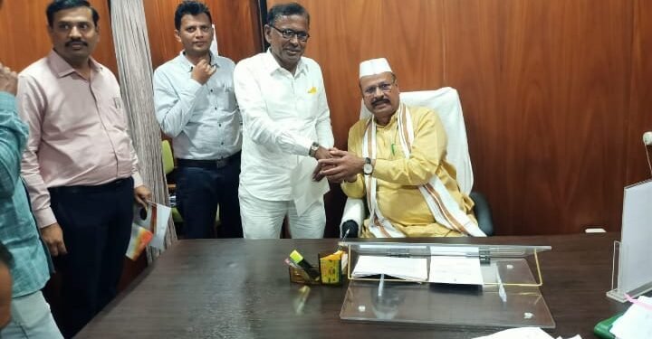 चंद्रपूर जिल्हयात नाफेड खरेदी सरासरी शेतकऱ्यावर अन्याय करणारी, उत्पादनावर आधारीत सरासरी करावी म्हणून कृषिमंत्र्यांना निवेदन.