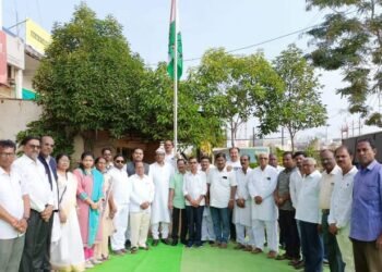 गडचिरोली जिल्हा काँग्रेस कमिटी तर्फे जिल्हा कार्यालयात काँगेस स्थापना दिवस उत्साहात साजरा.