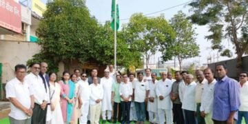 गडचिरोली जिल्हा काँग्रेस कमिटी तर्फे जिल्हा कार्यालयात काँगेस स्थापना दिवस उत्साहात साजरा.