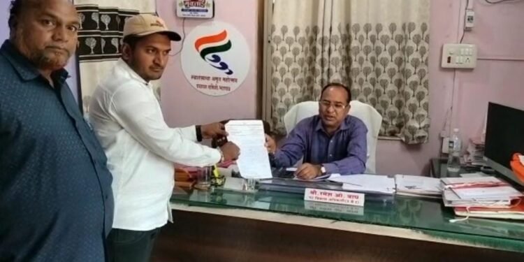 जळगाव जिल्हातील वडजी ग्रामसेवकाच्या मनमानी कारभारा विरोधात : काँग्रेसचा आंदोलनाचा इशारा