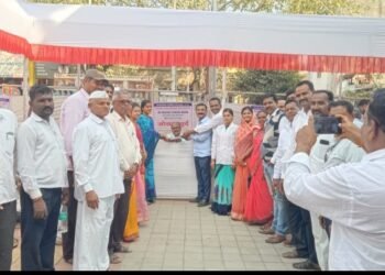 ग्रामपंचायत निवडणूक: ओझर खुर्द शेतकरी विकास मंडळा तर्फे सरपंच पदासाठी उमेदवारी अर्ज दाखल.