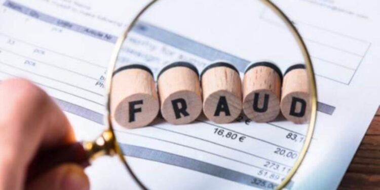 आर्थिक व सायबर गुन्हे शाखेचे उत्कृष्ठ कामगीरी पतसंस्थेची फसवणूक करणा-या चेअरमनला अटक