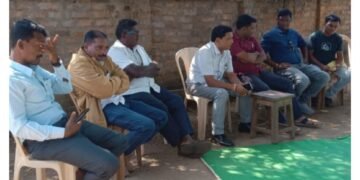 एटापल्ली तालुक्यातील एकरा येथे आदिवासी विद्यार्थी संघाची बैठक संपन्न.