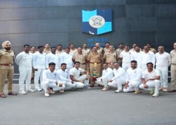 पुणे शहर पोलीसांच्या क्रिकेट टिमचा पोलीस आयुक्तांच्या हस्ते सत्कार