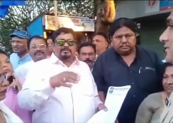 मुंबईत आरपीआय आठवले पक्षा तर्फे चंद्रकांत पाटील यांच्या महापुरुषावर वादग्रस्त विधाना विरोधात आंदोलन.