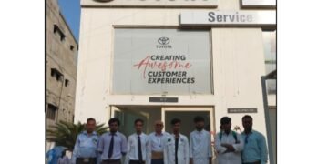 ज्युबिली हायस्कूल तथा कनिष्ट महाविद्यालय चंद्रपूर येथील व्यवसाय शिक्षण घेणाऱ्या विद्यार्थ्यांची जेएसएम टोयोटो सर्विस सेन्टरला भेट.