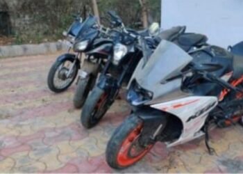 हौसेखातीर स्पोर्टस् बाईक चोरणा-या चोरट्यांकडून चार गुन्हे उघडकीस युनिट-४ ची कामगिरी.