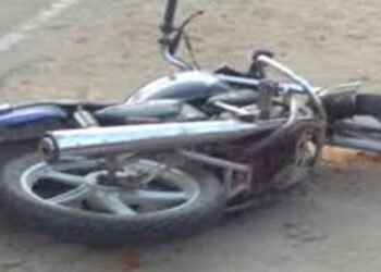 मतदान करण्यासाठी गावी जात असलेल्या मोटार सायकल स्वार तरुणाचा अपघातात दुर्दैवी मृत्यू.