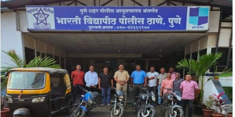 भारती विद्यापीठ पोलीस स्टेशन, पुणे शहर हीस मजेसाठी वाहन चोरी करणा-या आरोपीकडुन ४ दुचाकी गाडया व १ रिक्षा जप्त