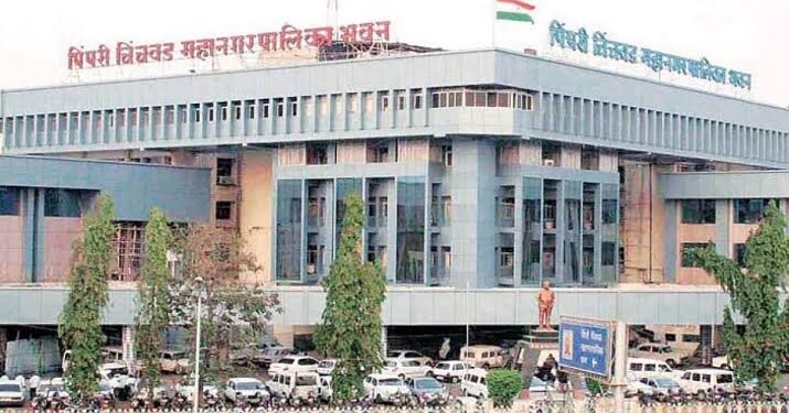 पिंपरी-चिंचवड: महानगर पालिकेच्या बेशिस्त अधिकारी आणि कर्मचाऱ्यांवर होणार कारवाई; मनपा आयुक्तांचे आदेश.