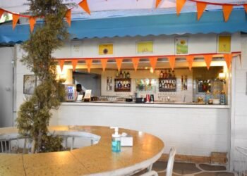 झापा बार अॅण्ड ग्रील हॉटेल व हायलॅन्ड हॉटेल कल्याणी नगर, येरवडा पुणे यांचेवर सामाजिक सुरक्षा विभाग गुन्हे शाखे कडून कारवाई साऊंड सिस्टीम, डिजे मिक्सर जप्त.