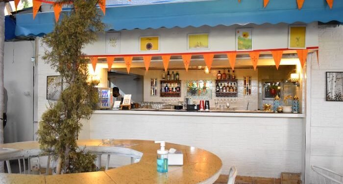 झापा बार अॅण्ड ग्रील हॉटेल व हायलॅन्ड हॉटेल कल्याणी नगर, येरवडा पुणे यांचेवर सामाजिक सुरक्षा विभाग गुन्हे शाखे कडून कारवाई साऊंड सिस्टीम, डिजे मिक्सर जप्त.