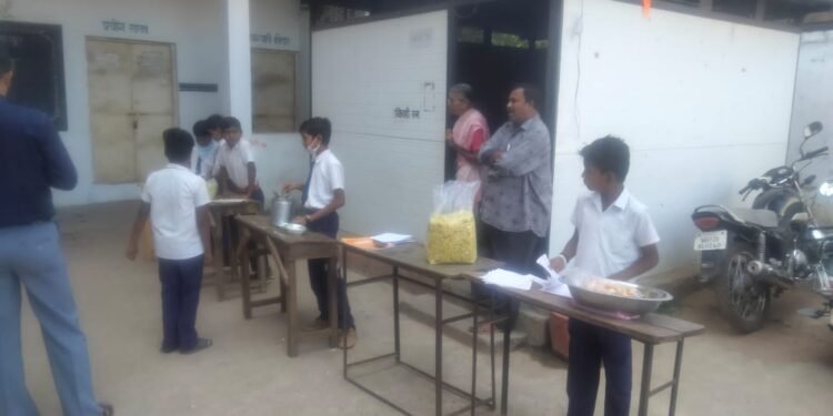 जनता हायस्कूल (डेपो शाखा) बल्लारपूर येथे खरी कमाई कार्यक्रमाचे आयोजन.