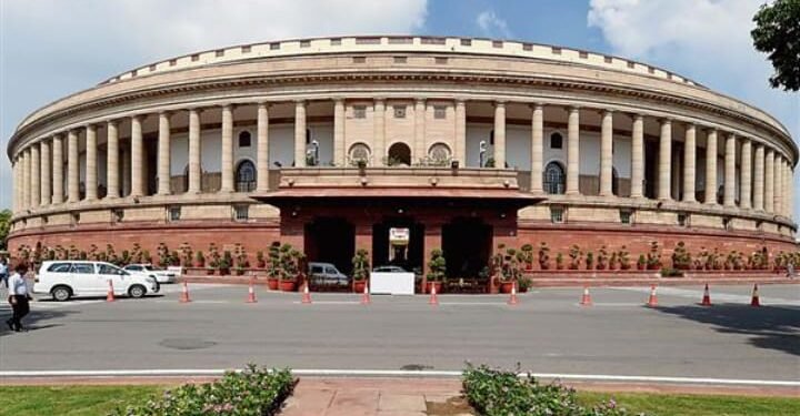 नोट बंदी मधून काय साध्य झाले? नोटाबंदीची अधिसूचना रद्द करण्याची आवश्यकता नाही: सर्वोच्च न्यायालयाचा निर्वाळा